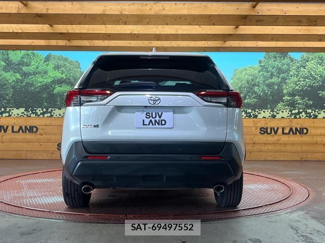 Toyota RAV4 2024-01 8284573-14