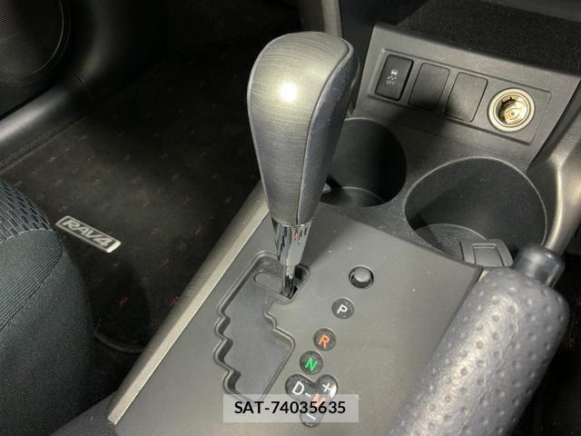 Toyota RAV4 2014-04 8284628-18