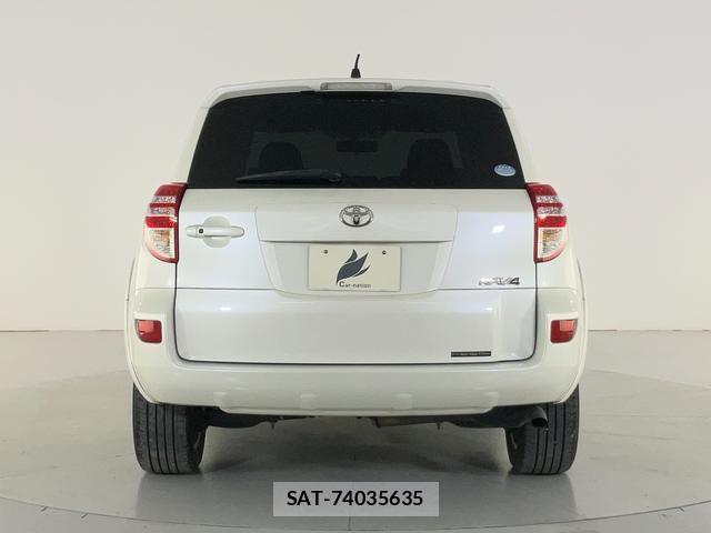 Toyota RAV4 2014-04 8284628-5