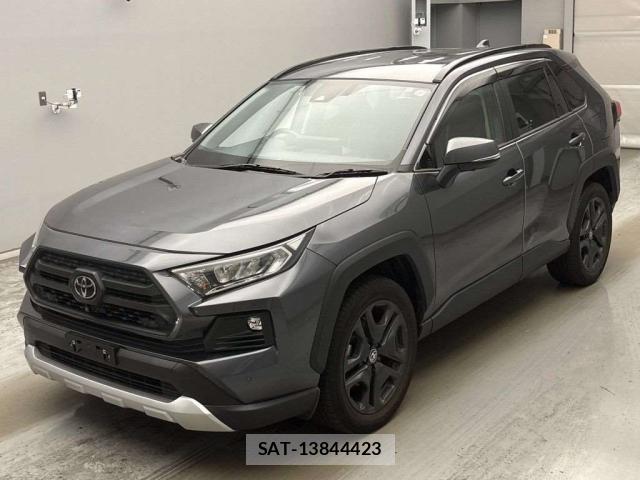Toyota RAV4 2023-05 8284668-0
