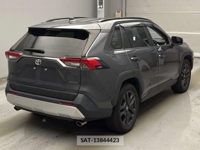 Toyota RAV4 2023-05 8284668-1