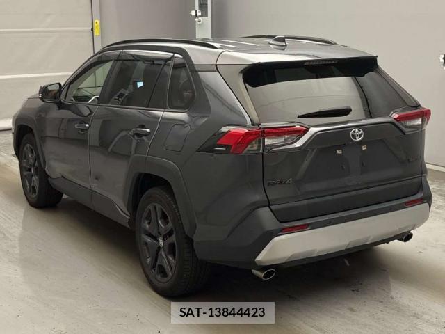Toyota RAV4 2023-05 8284668-14