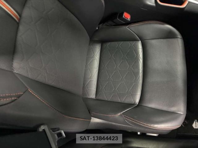 Toyota RAV4 2023-05 8284668-3