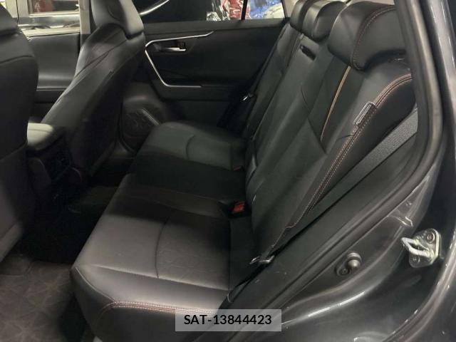 Toyota RAV4 2023-05 8284668-5
