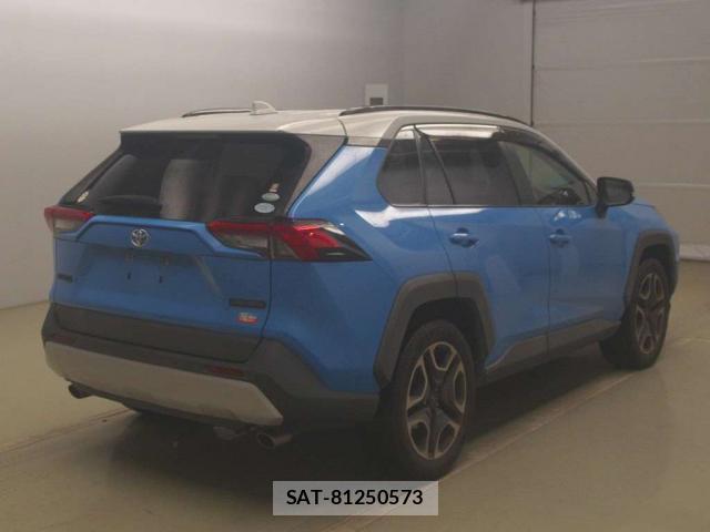 Toyota RAV4 2019-07 8284673-1