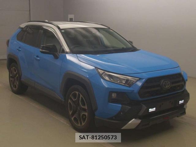 Toyota RAV4 2019-07 8284673-12