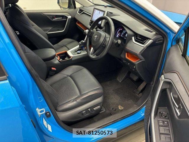 Toyota RAV4 2019-07 8284673-4