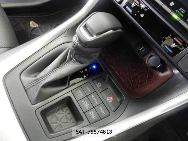 Toyota RAV4 2025-06 8284882-10