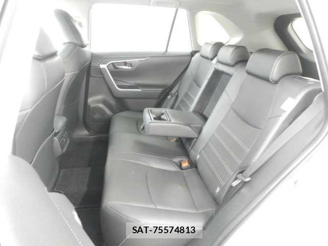 Toyota RAV4 2025-06 8284882-17