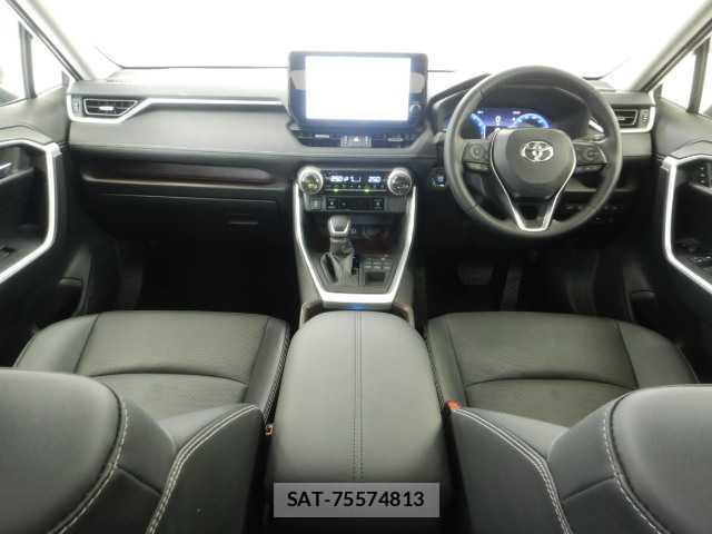 Toyota RAV4 2025-06 8284882-2