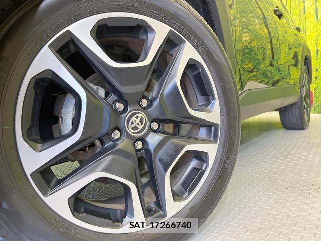 Toyota RAV4 2021-07 8284908-12