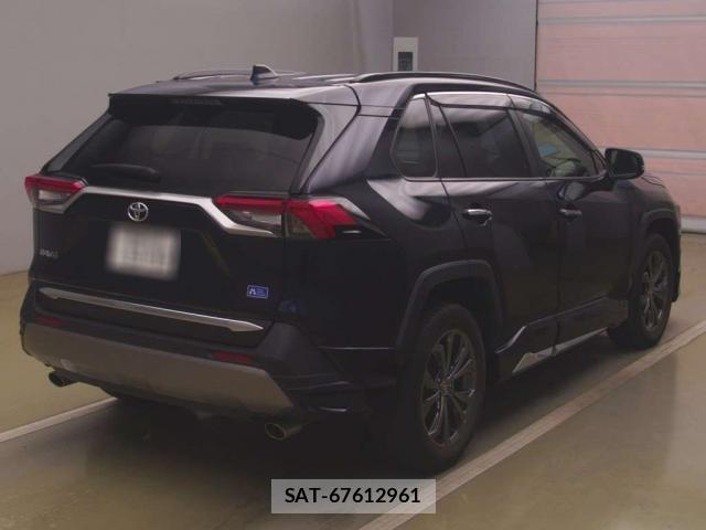 Toyota RAV4 2022-06 8285332-1