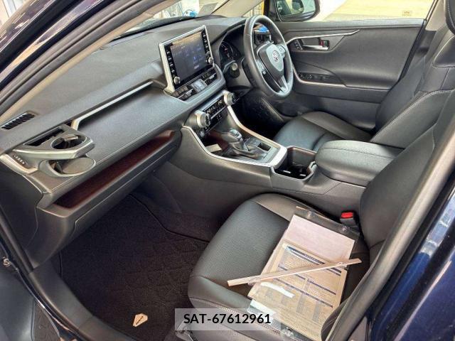 Toyota RAV4 2022-06 8285332-5