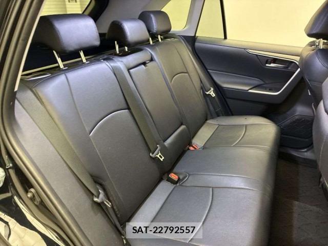Toyota RAV4 2020-04 8285334-4
