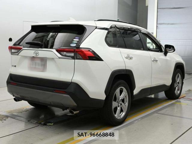 Toyota RAV4 2019-05 8285336-1