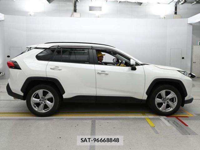 Toyota RAV4 2019-05 8285336-6