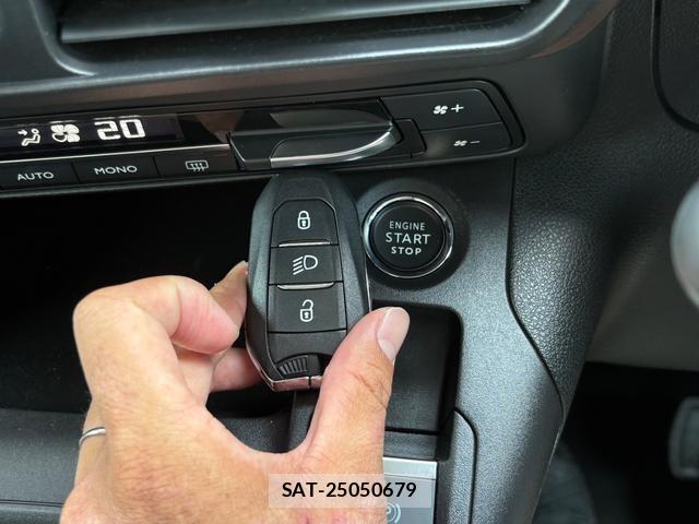 Peugeot Rifter 2021-11 8278110-17