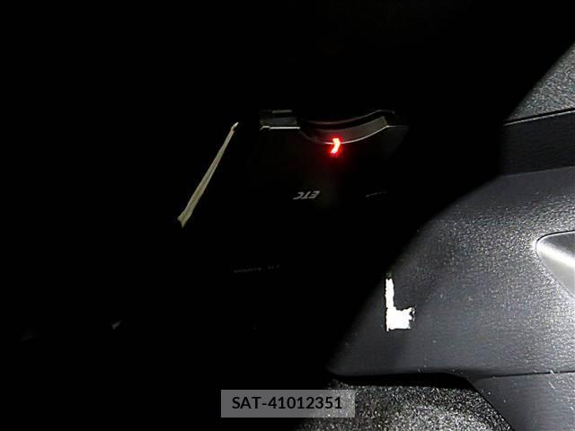 Mazda ROADSTER 2017-06 8281230-15