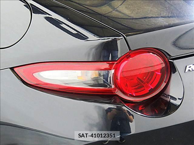 Mazda ROADSTER 2017-06 8281230-9