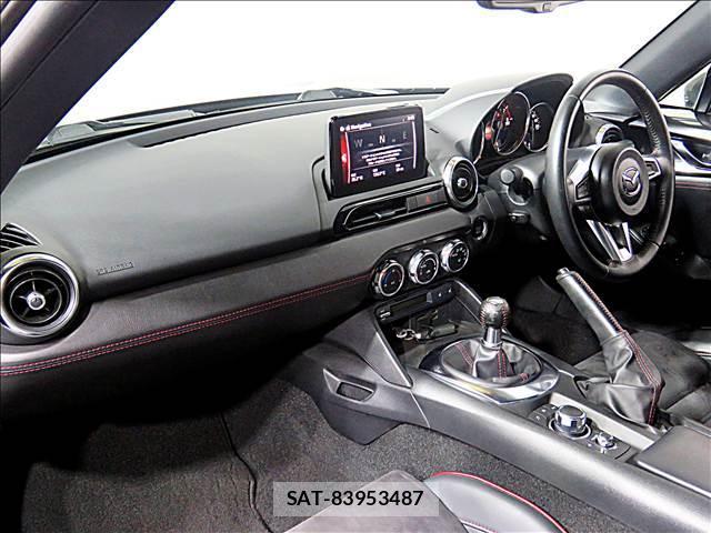 Mazda ROADSTER 2018-01 8281231-12