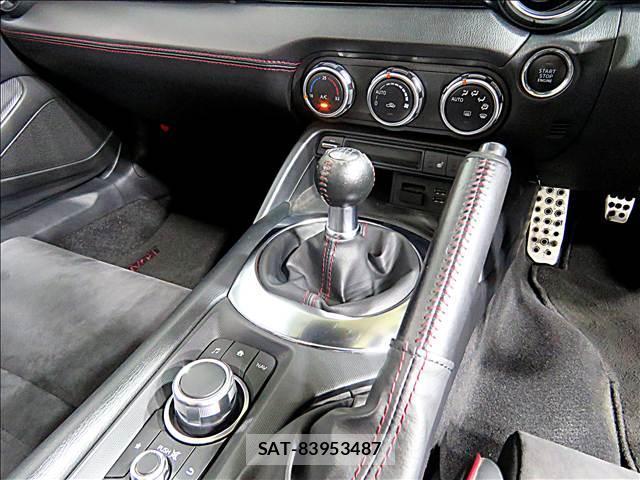 Mazda ROADSTER 2018-01 8281231-17