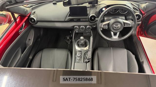 Mazda ROADSTER 2022-04 8282033-2