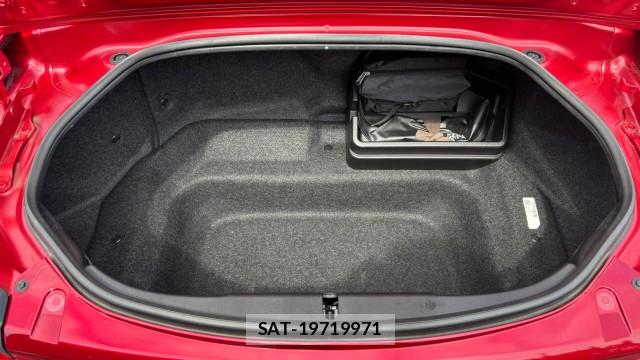 Mazda ROADSTER 2023-04 8282365-16