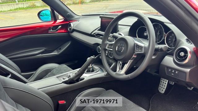 Mazda ROADSTER 2023-04 8282365-2