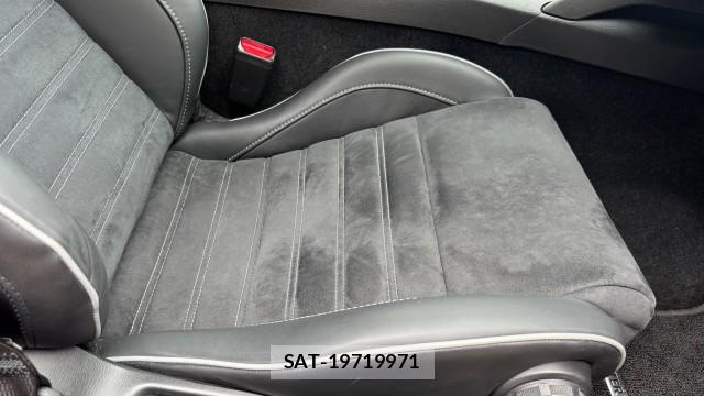 Mazda ROADSTER 2023-04 8282365-6