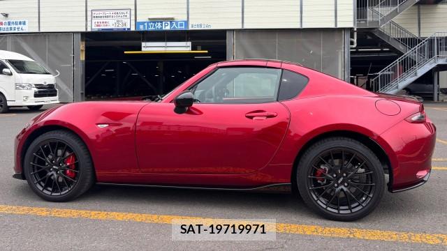 Mazda ROADSTER 2023-04 8282365-9