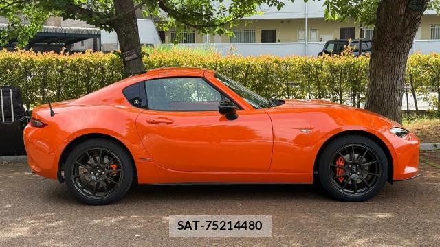 Mazda ROADSTER 2019-09 8282372-3