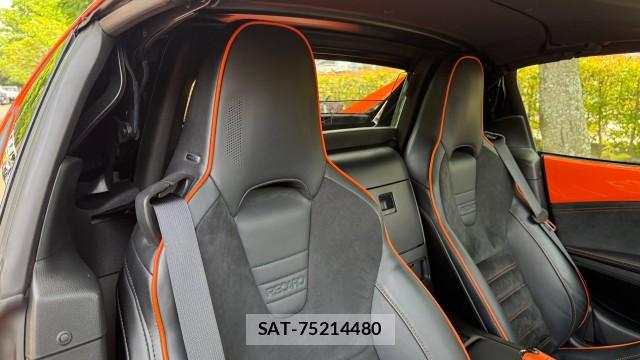 Mazda ROADSTER 2019-09 8282372-4