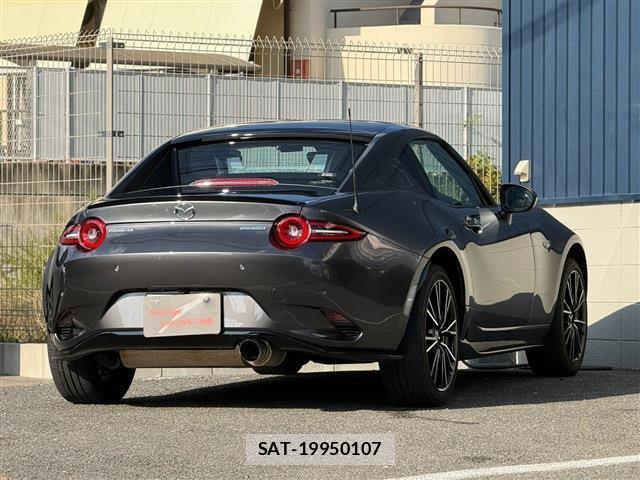 Mazda ROADSTER 2024-09 8284446-1