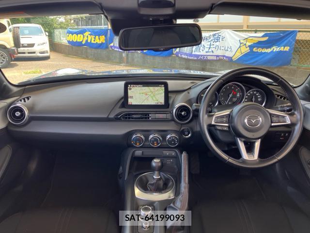 Mazda ROADSTER 2018-11 8277769-1