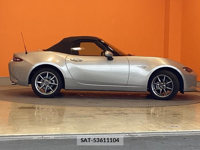 Mazda ROADSTER 2023-08 8280104-18