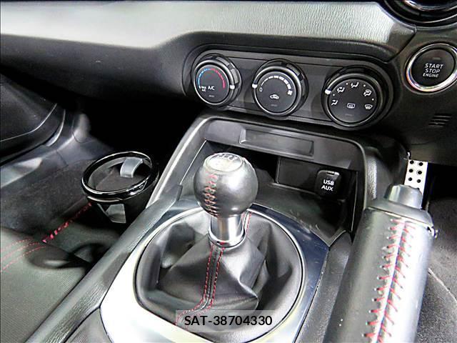 Mazda ROADSTER 2015-07 8281229-17