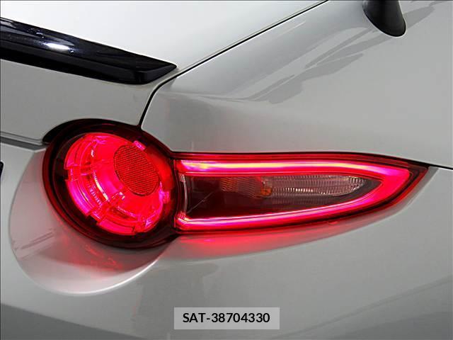 Mazda ROADSTER 2015-07 8281229-9