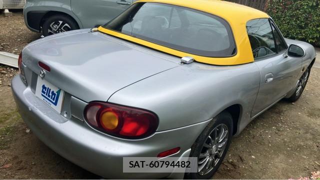 Mazda ROADSTER 1999-03 8282394-11