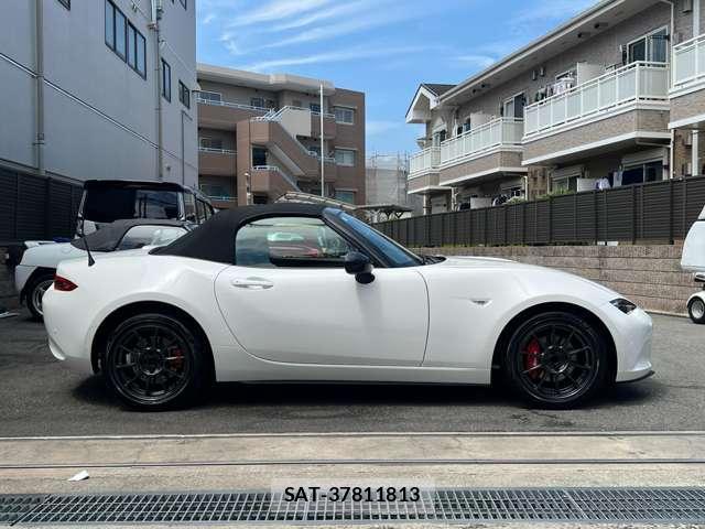 Mazda ROADSTER 2023-05 8283760-3