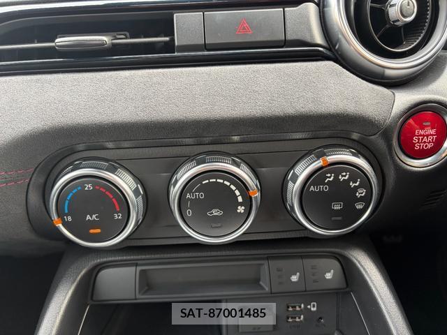 Mazda ROADSTER 2017-06 8284048-12