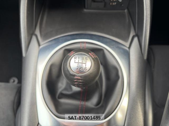 Mazda ROADSTER 2017-06 8284048-2