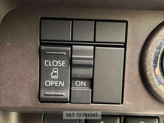 Toyota ROOMY 2021-06 8276767-5