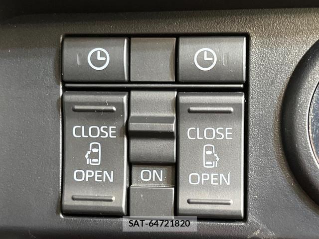 Toyota ROOMY 2021-04 8276772-4