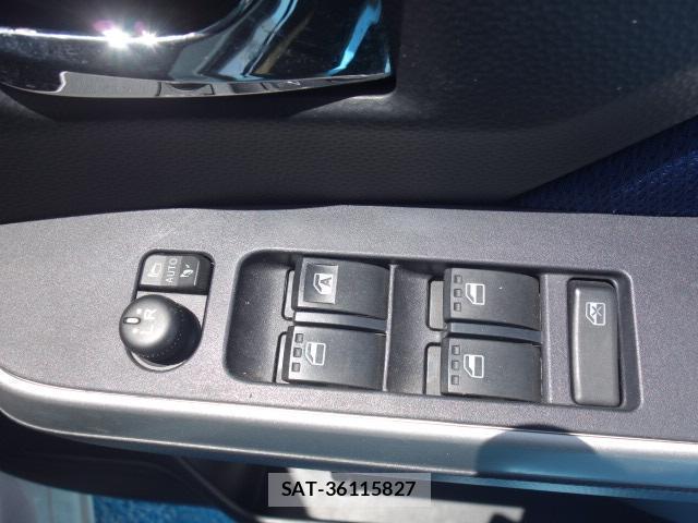 Toyota ROOMY 2018-01 8277227-12