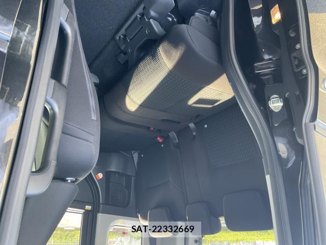 Toyota ROOMY 2023-09 8277568-6