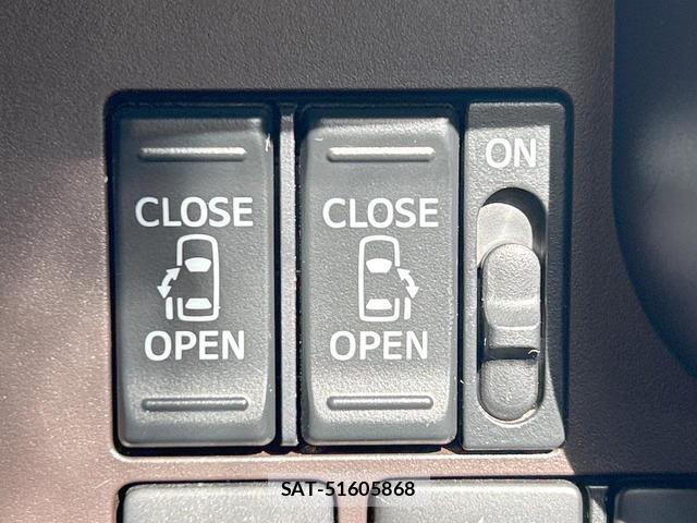 Toyota ROOMY 2019-06 8278817-3