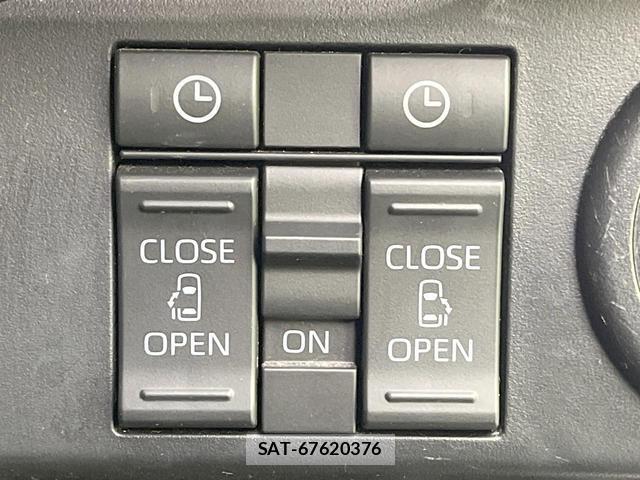 Toyota ROOMY 2021-06 8279994-3