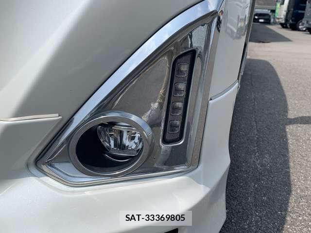 Toyota ROOMY 2017-07 8280159-11