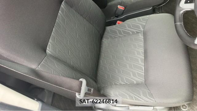 Toyota ROOMY 2017-09 8282098-5