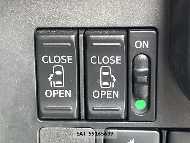 Toyota ROOMY 2020-02 8283219-2